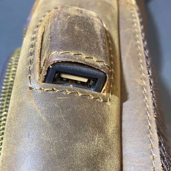 Leather crossbody sling bag - Picture 9 of 12